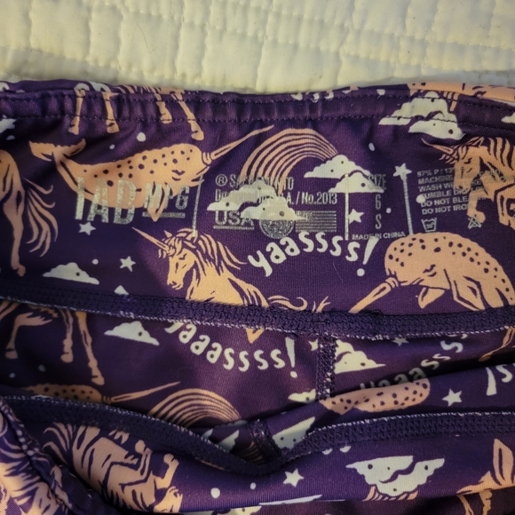 IAB Booty Shorts Size Small - Picture 2 of 2